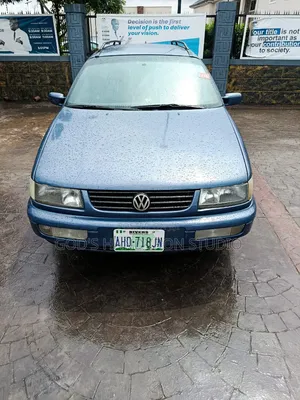Volkswagen Passat 1997 Blue