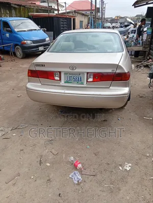 Toyota Camry 2001 Gold