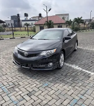 Toyota Camry SE Sport 4dr Sedan (2.5L 4cyl 6A) 2014 Beige