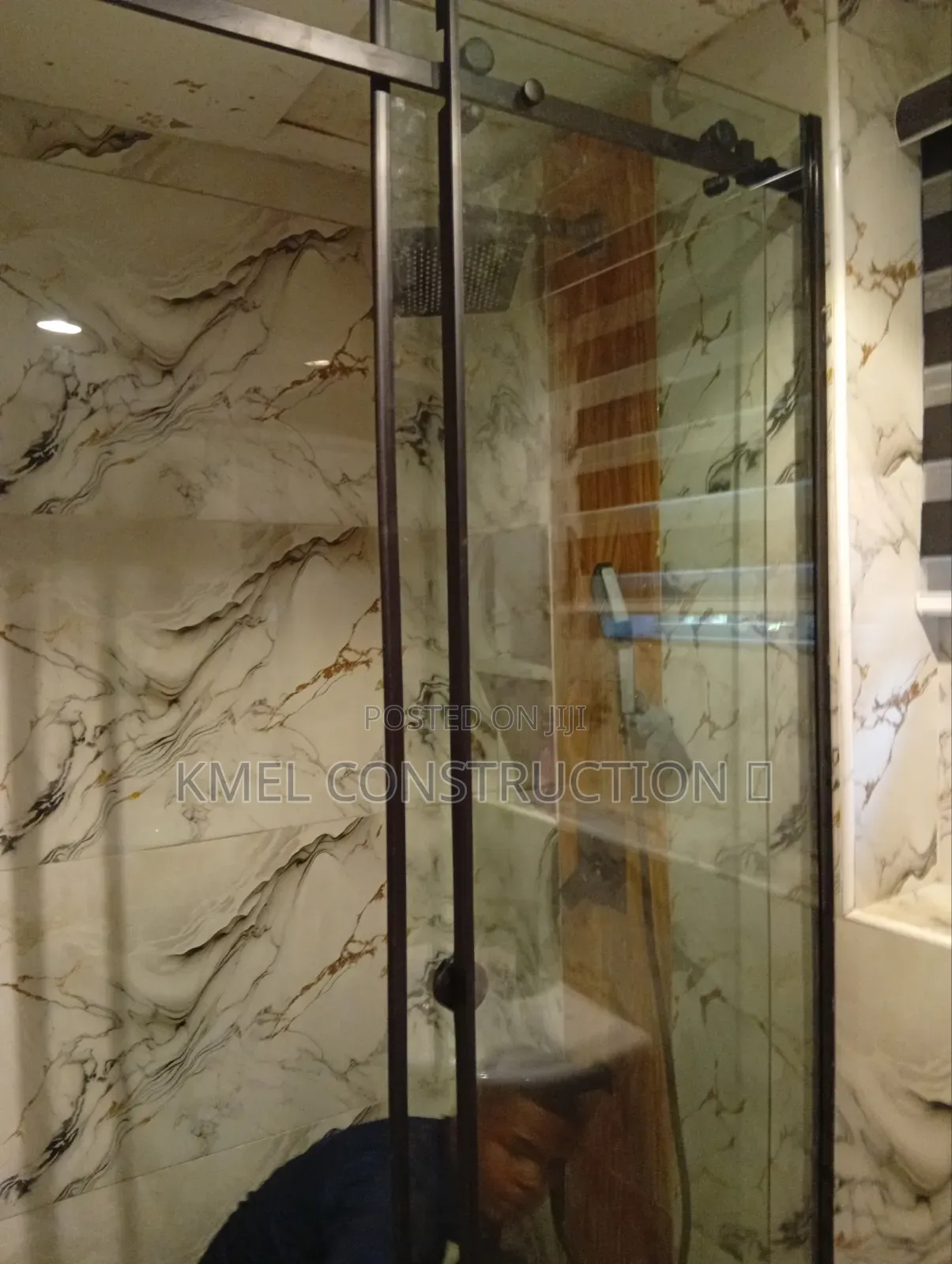 Stylish Sliding Shower Cubicle.