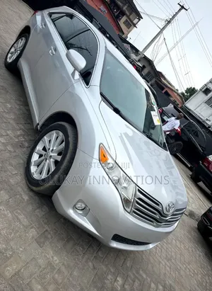 Toyota Venza 2010 Silver