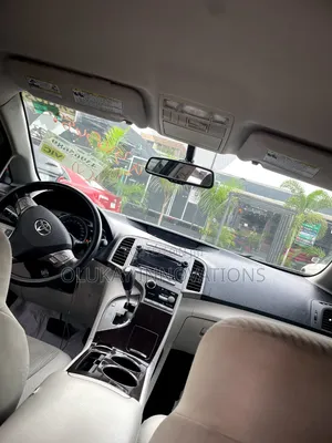 Toyota Venza 2010 Silver