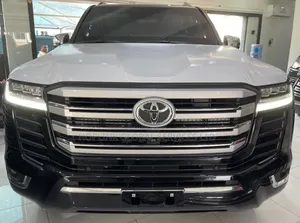 Toyota Land Cruiser LC300 2024 Black