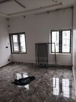 3bdrm Townhouse / Terrace in Sabon Lugbe for rent