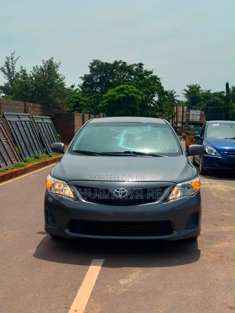 Toyota Corolla 2012 Gray