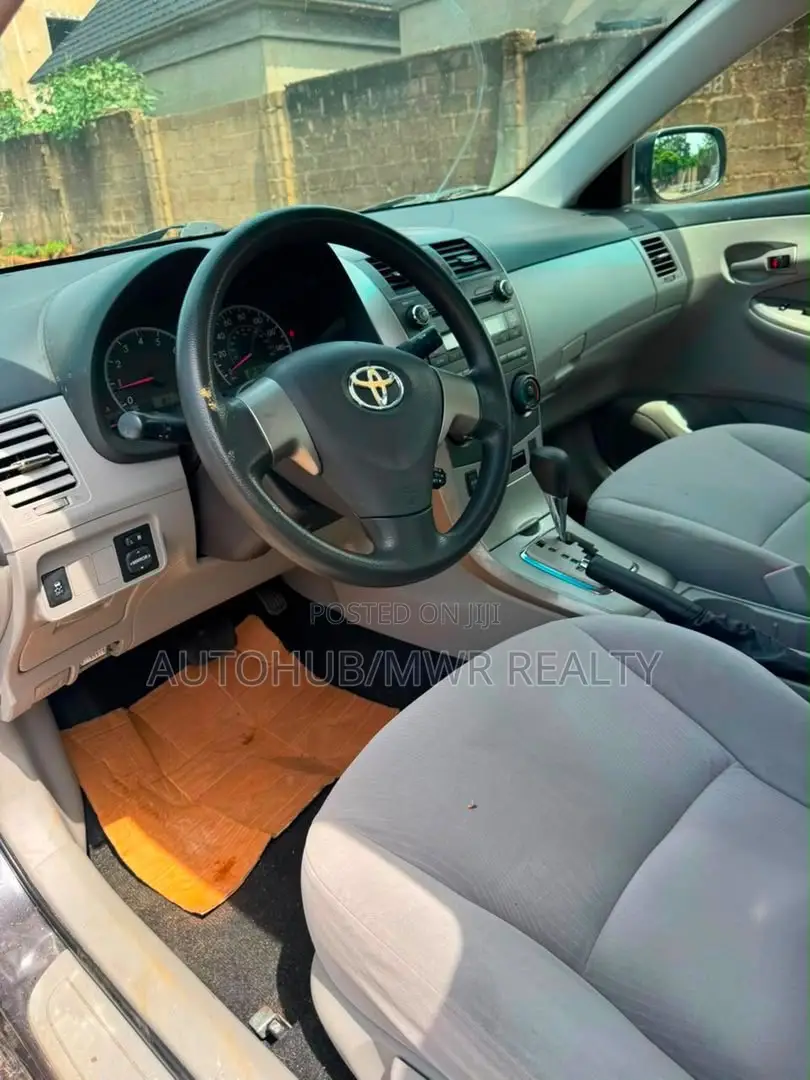Toyota Corolla 2012 Gray