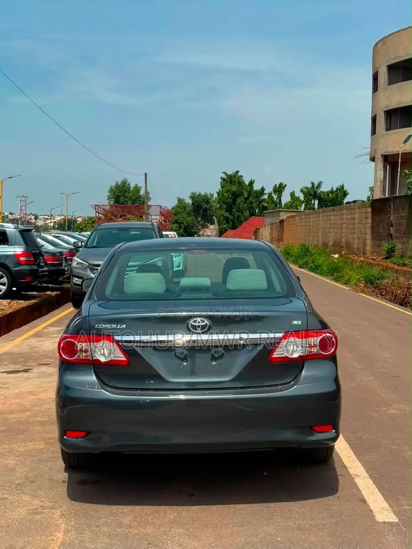 Toyota Corolla 2012 Gray