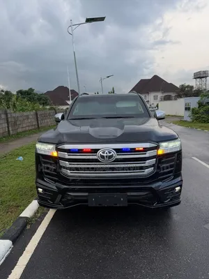 Toyota Land Cruiser LC300 2022 Black