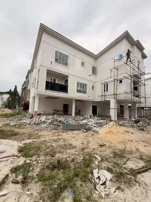 Furnished 5bdrm Duplex in Old Gra Port for sale