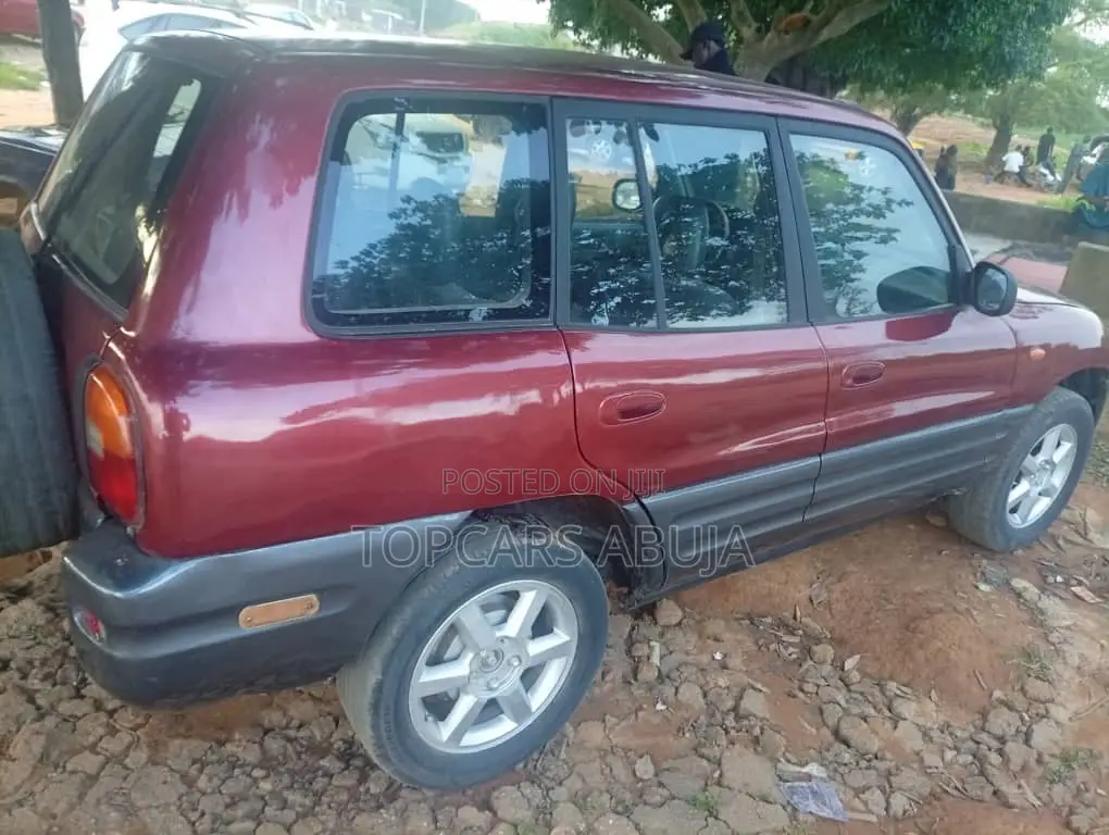 Toyota RAV4 Automatic 2000 Red