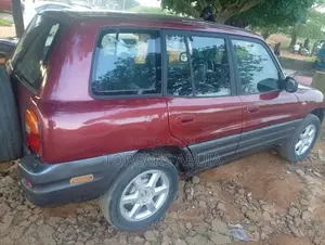 Toyota RAV4 Automatic 2000 Red