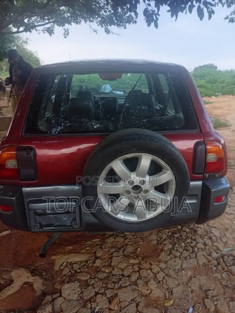 Toyota RAV4 Automatic 2000 Red