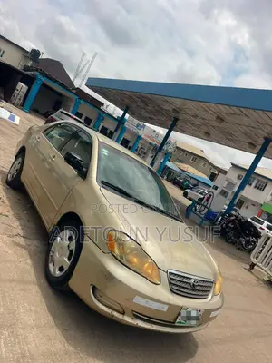 Toyota Corolla 2005 Gold