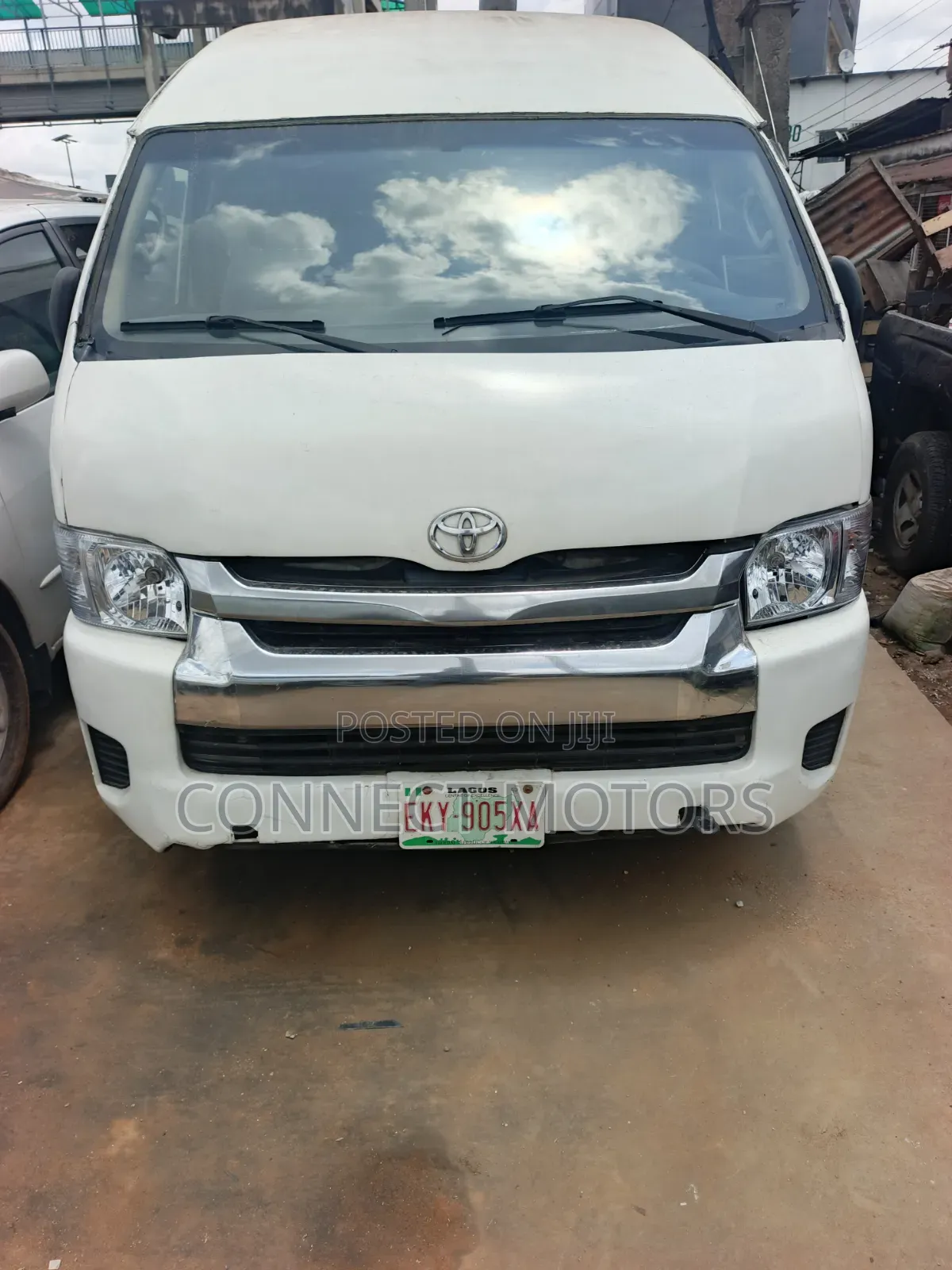 Toyota HiAce 2011 White