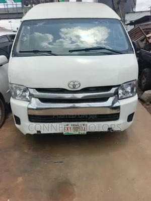 Toyota HiAce 2011 White