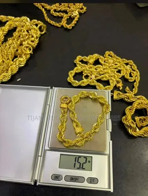 Pure Gold 750 Italy 18karat Twisted Hand Bracelet