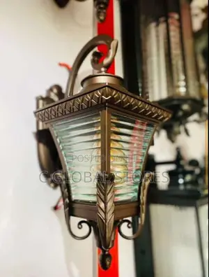 Medium Gate Lamp