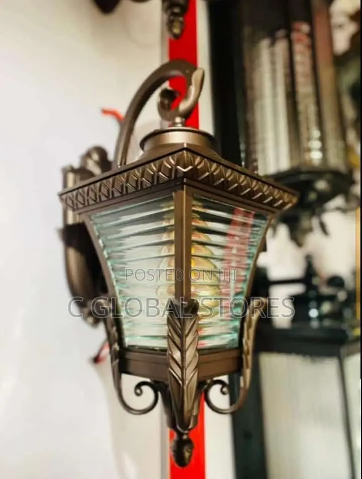 Medium Gate Lamp