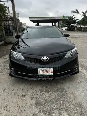Toyota Camry SE 4dr Sedan (2.5L 4cyl 6A) 2013 Black