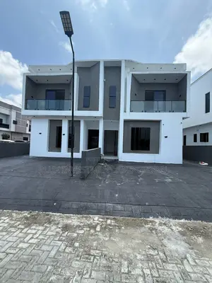4bdrm Duplex in Ogombo for sale