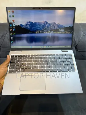 Laptop Dell Precision 3561 16GB Intel Core i7 SSD 512GB