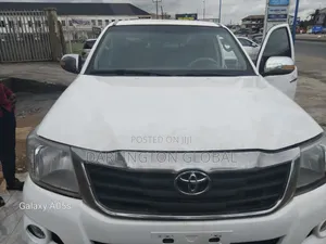 Toyota Hilux 2012 White
