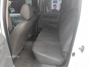 Toyota Hilux 2012 White