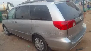 Toyota Sienna 2006