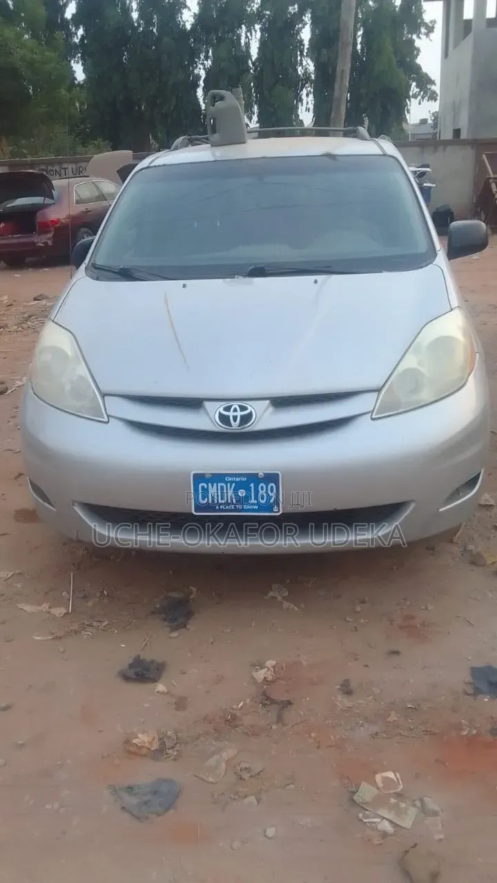 Toyota Sienna 2006