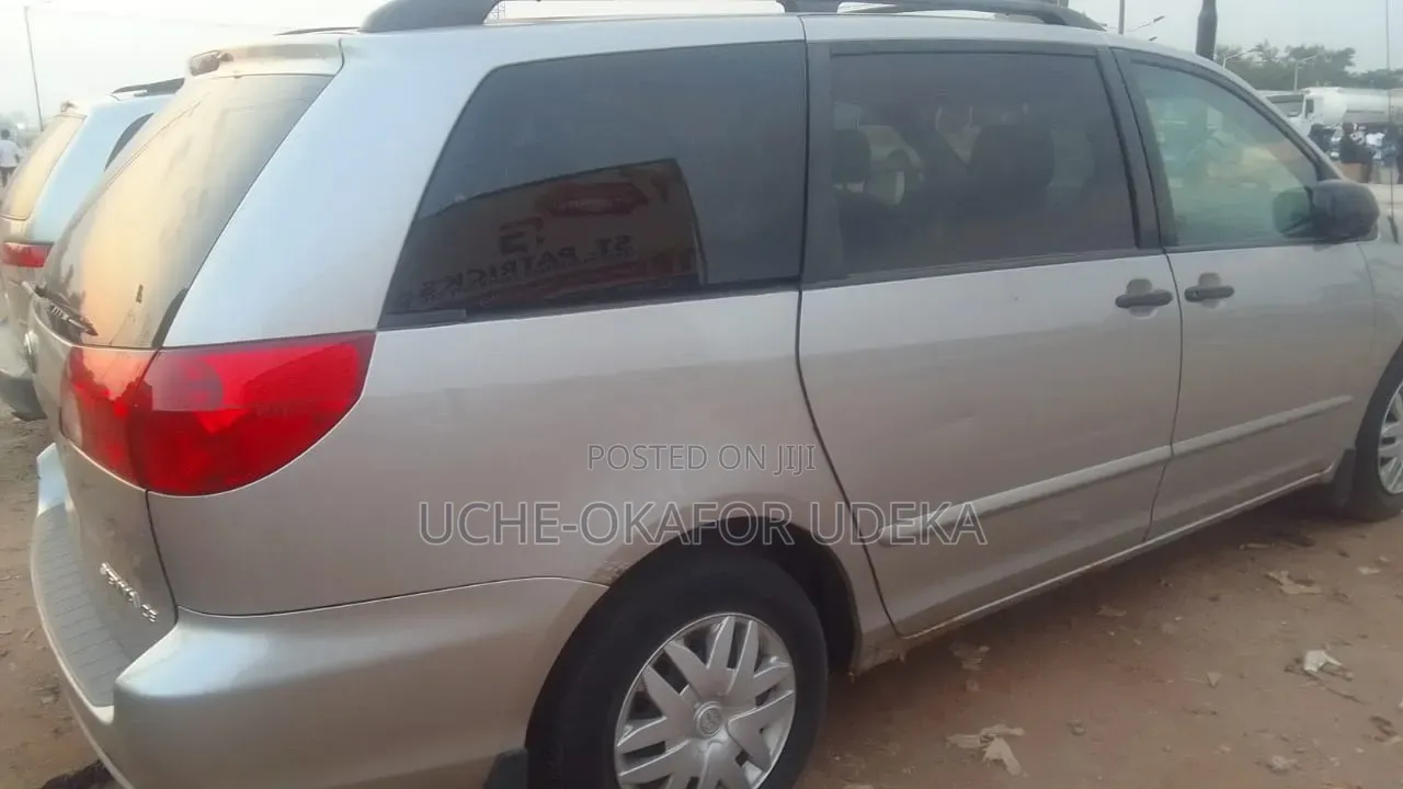 Toyota Sienna 2006