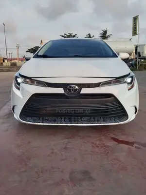 Toyota Corolla LE 2023 White