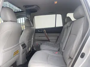 Toyota Highlander 2010 Silver