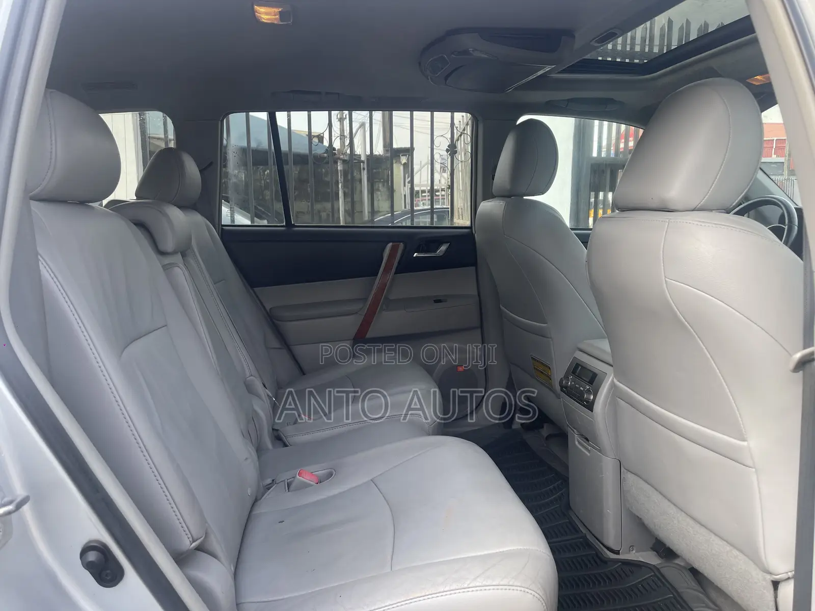 Toyota Highlander 2010 Silver