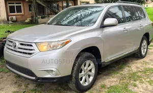 Toyota Highlander 3.5L 4WD 2013 Silver