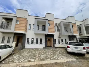 3bdrm Townhouse/Terrace in Idu for sale