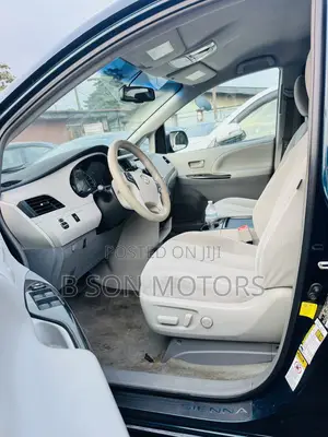 Toyota Sienna LE 7 Passenger Mobility 2012