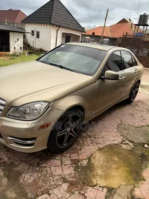 Mercedes-Benz C350 C 350 4MATIC AWD 2013 Gold