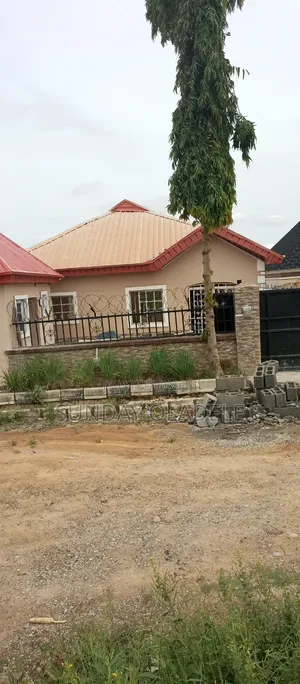 3bdrm Bungalow in Elsalem Penthouse, Lugbe District for sale