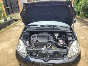 Toyota Yaris 2005 Black