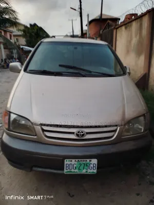 Toyota Sienna 2002 Brown