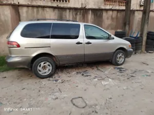 Toyota Sienna 2002 Brown