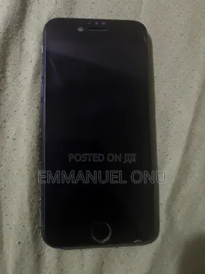 Apple iPhone 7 32 GB Black