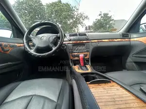 Mercedes-Benz E350 2005 Blue