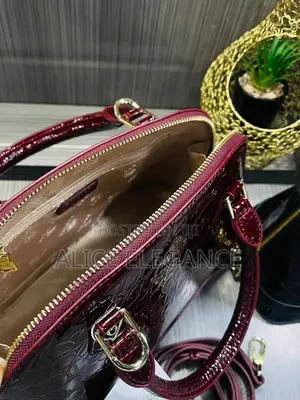 Versse Leather Handbag