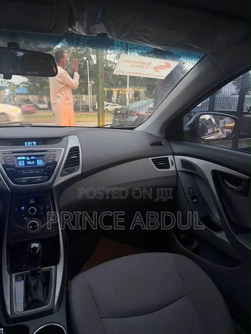 Hyundai Elantra 2015 Silver