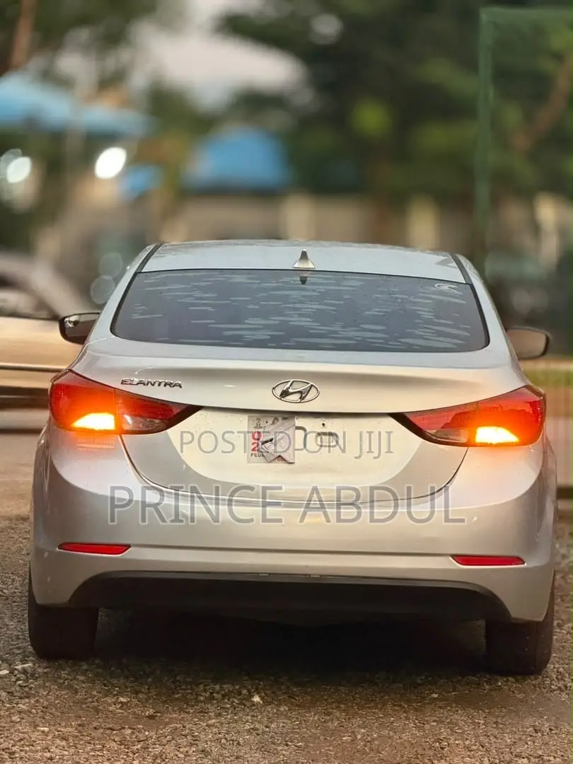 Hyundai Elantra 2015 Silver