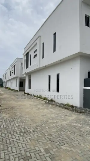 4bdrm Townhouse/Terrace in Lekki Scheme 2, Ogombo for sale