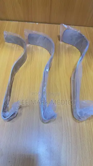 Surgical Retractor