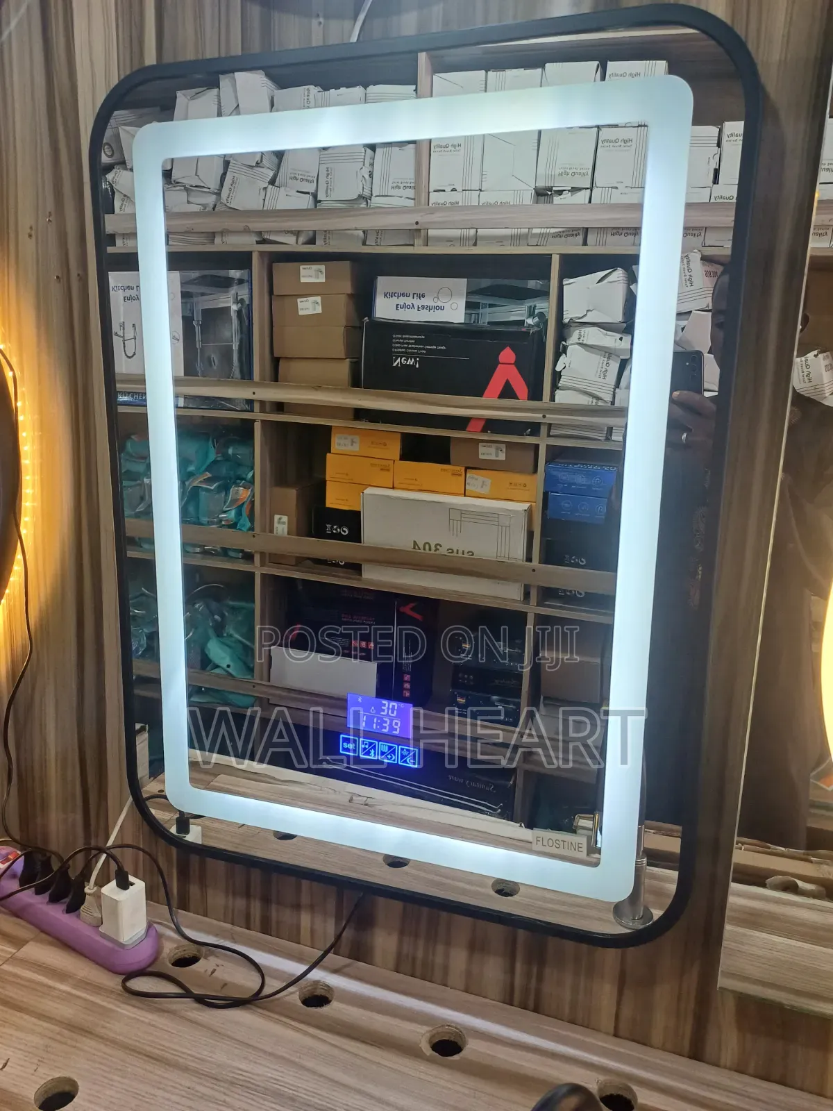 Tolet Mirror