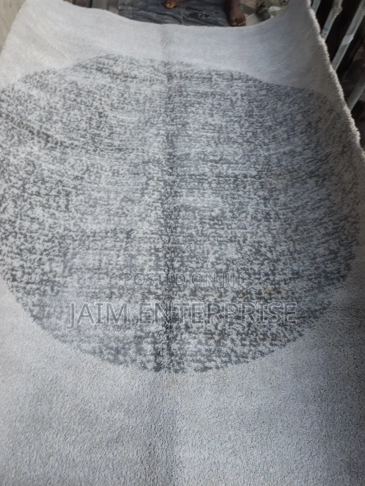 5 by 7 Swiss Compiled Center Rug